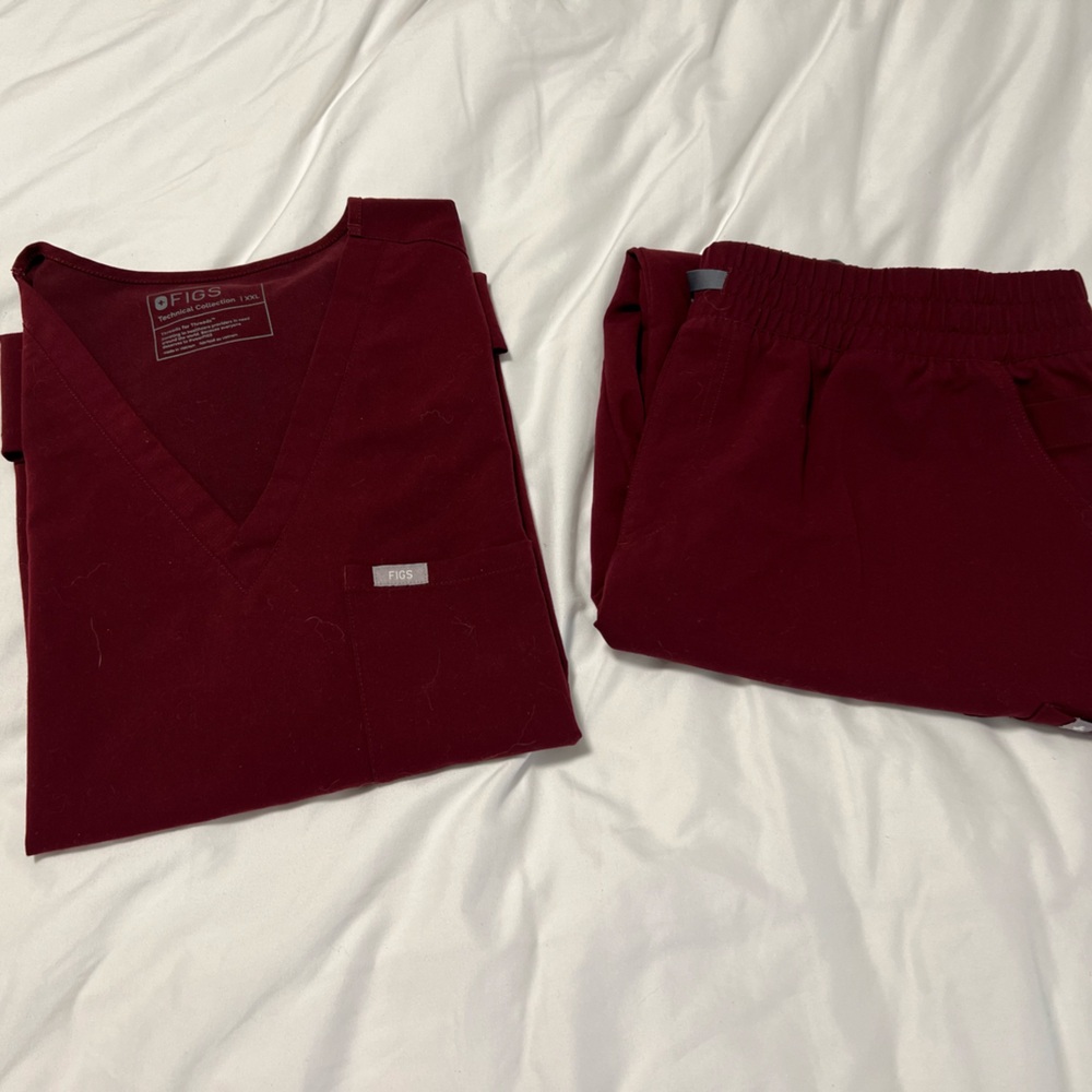FIGS Scrub Set in Burgundy - Top XXL, Pants XXL